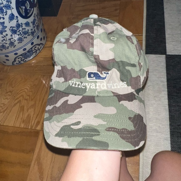 Vineyard Vines Accessories - NWOT Green and navy camo vineyard vines base ball cap